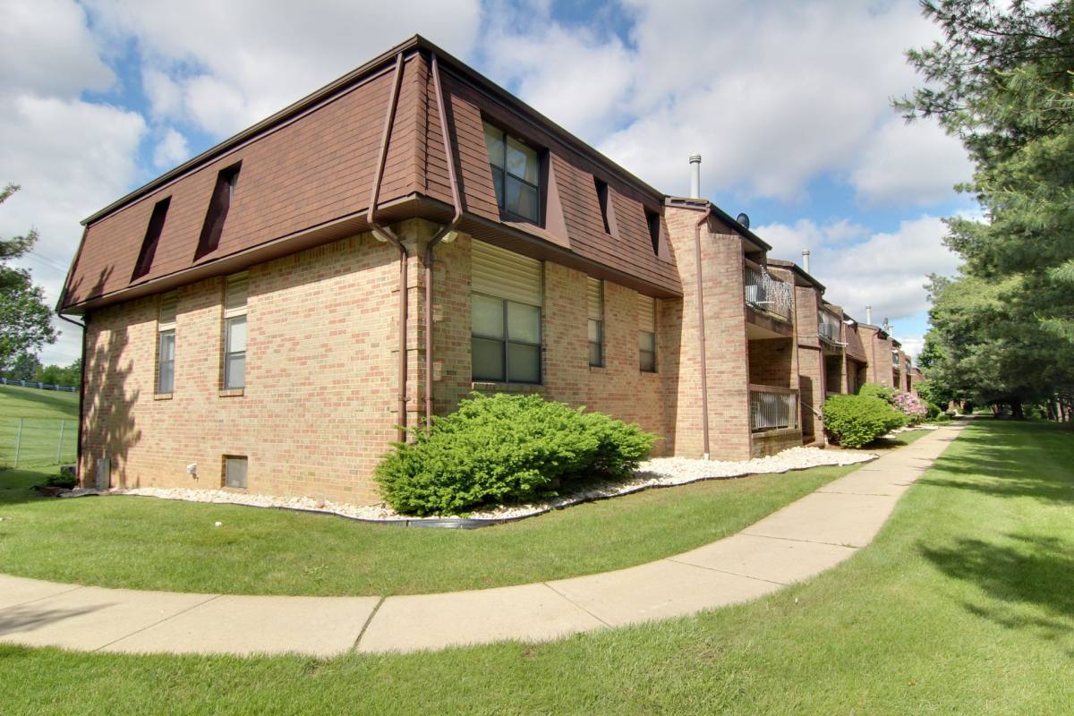 Apartment for rent at 1200 Sunnyview Oval, Keasbey, NJ 08832