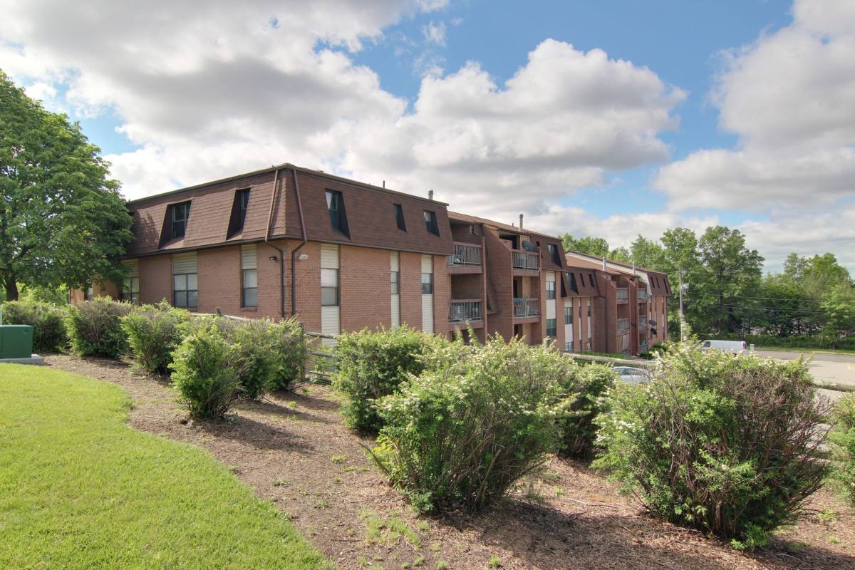 Apartment for rent at 1200 Sunnyview Oval, Keasbey, NJ 08832