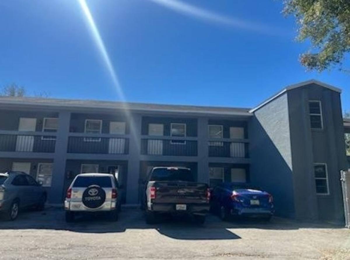 Apartment for rent at 27 W Crystal Ave, Lake Wales, FL 33853
