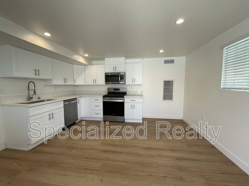 Apartment for rent at 1135 Scofield Dr #AA, Glendale, CA 91205