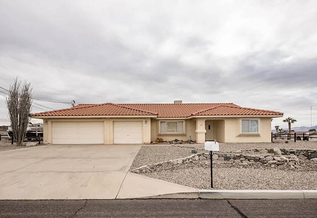 House for rent at 1471 McCulloch Ave S, Lake Havasu City, AZ 86403
