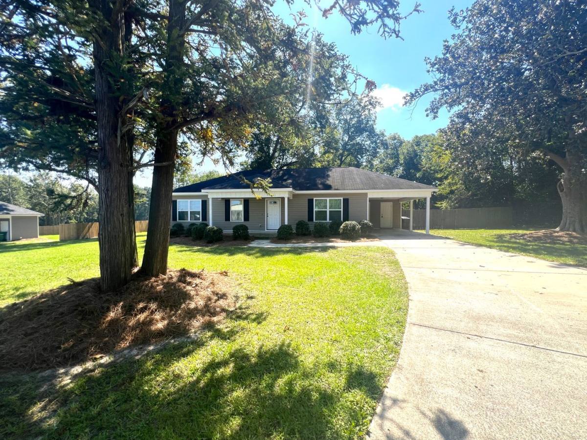 House for rent at 101 Azalea Ave, Bonaire, GA 31005