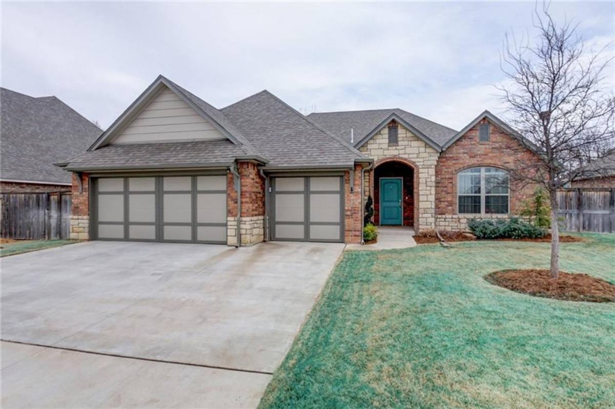 15900 Royal Crest Lane, Edmond, OK 73013