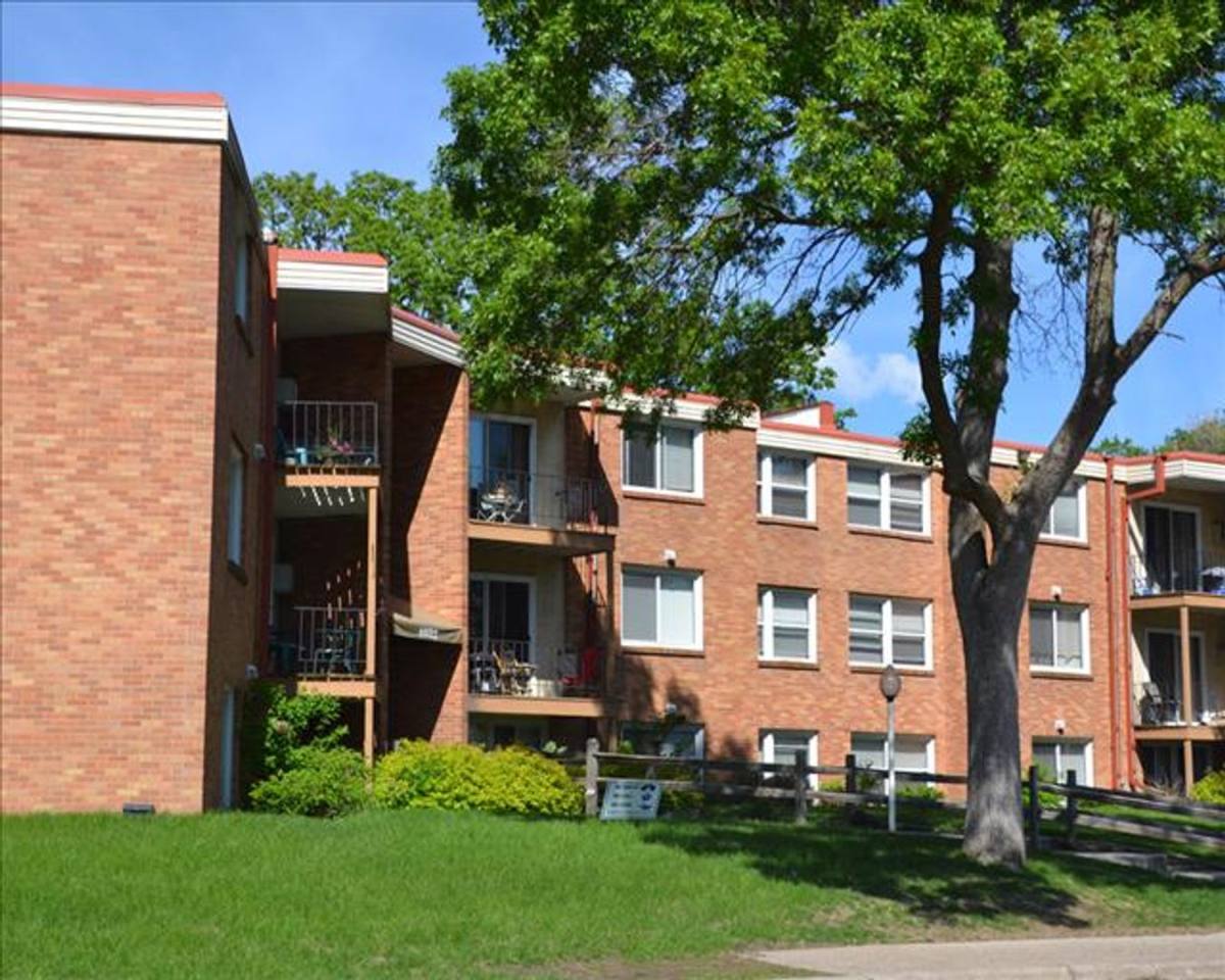 Apartment for rent at 3737 Hubbard Ave N, Minneapolis, MN 55422