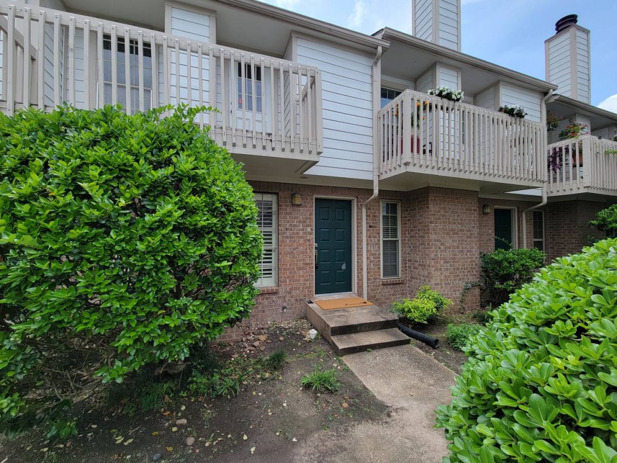 Condo for rent at 2628 N Blvd, Houston, TX 77098