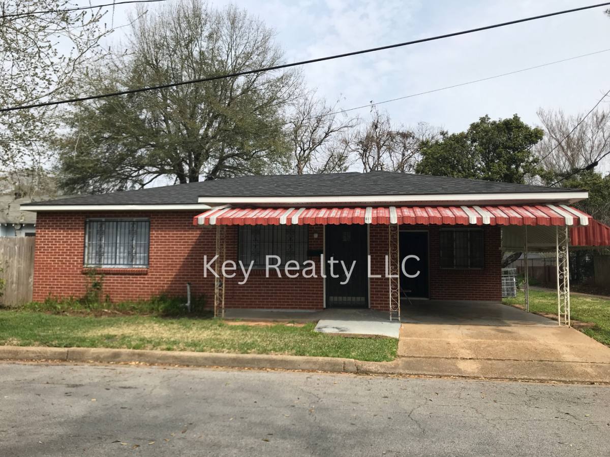 House for rent at 611 Bush Ave, Alexandria, LA 71301