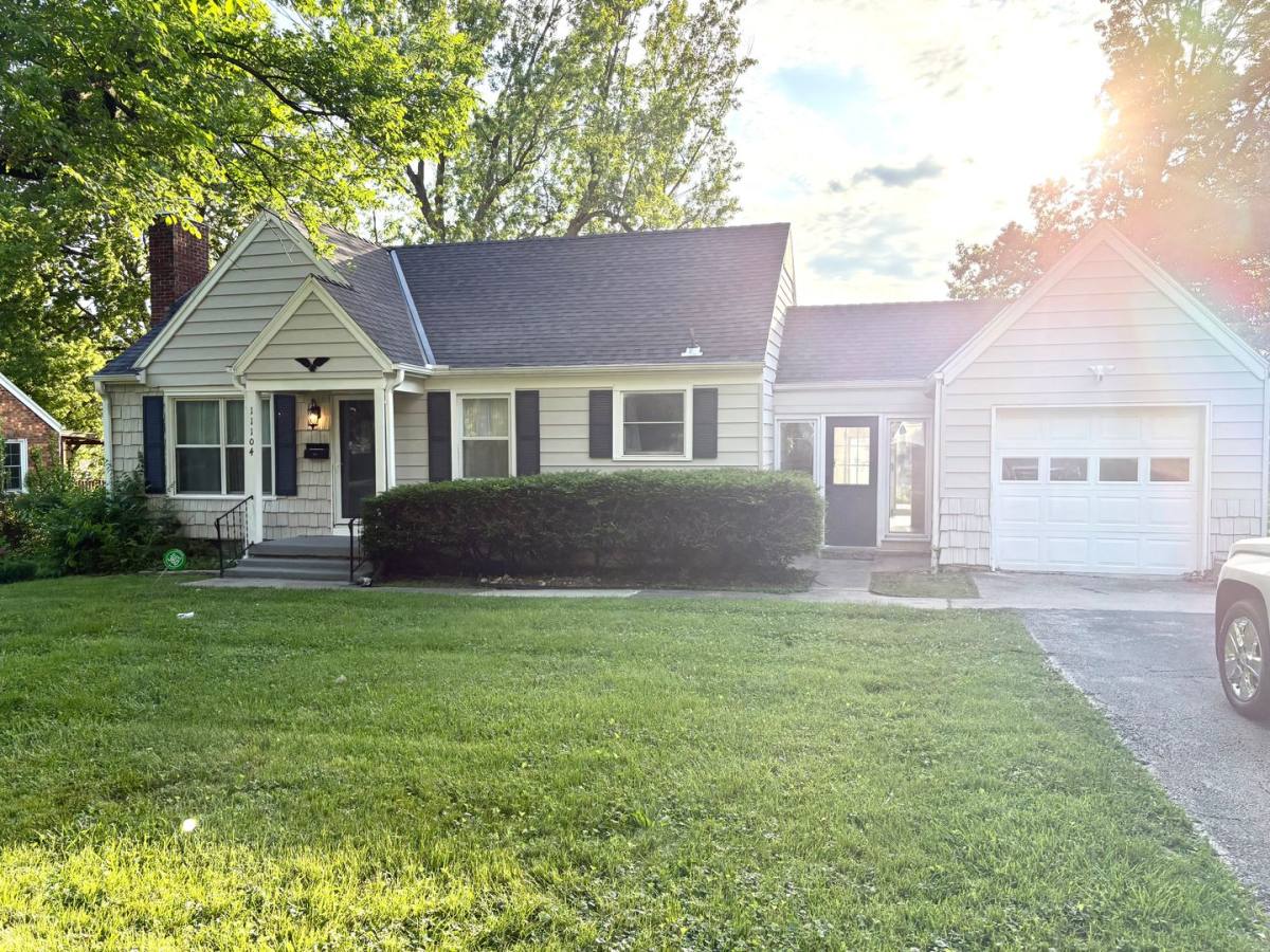 House for rent at 11104 Sunnyslope Dr, Kansas City, MO 64134