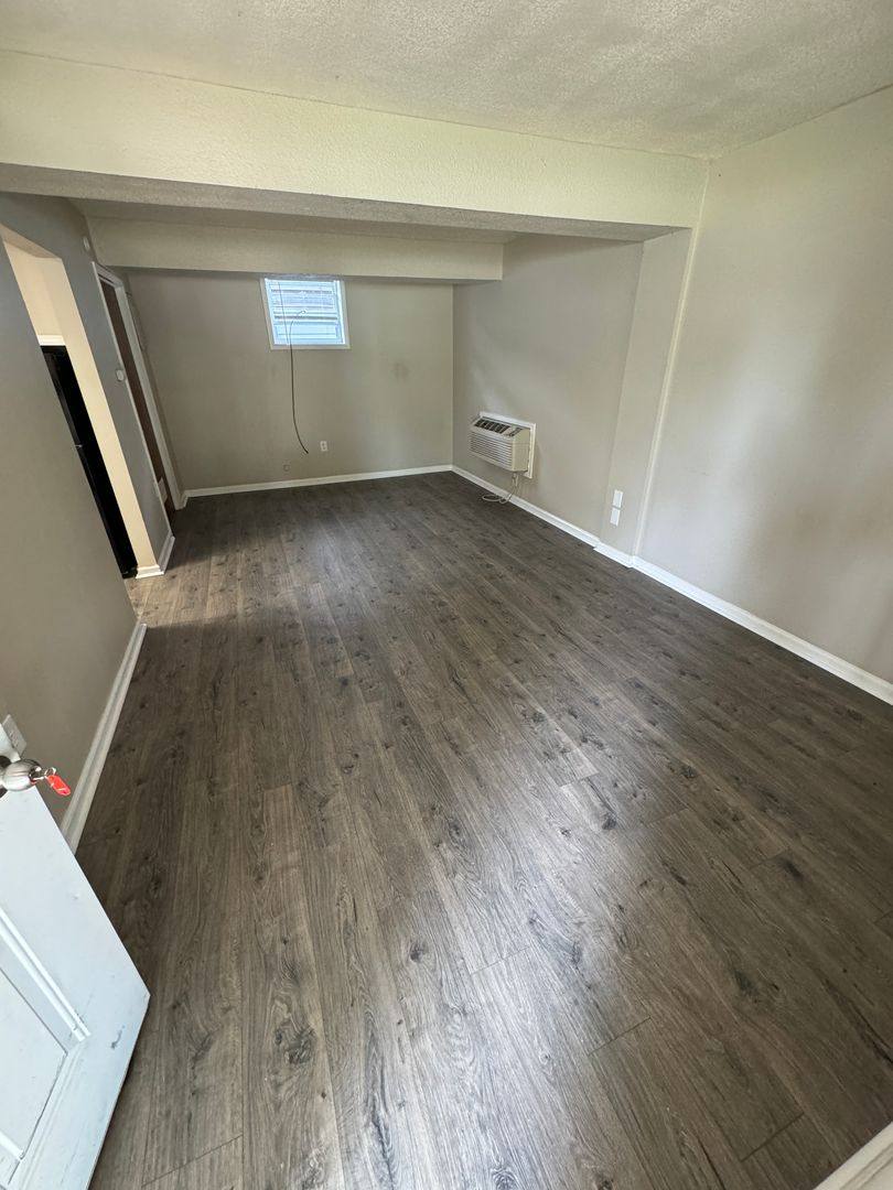 Apartment for rent at 300 N Jefferson, Jerseyville, IL 62052