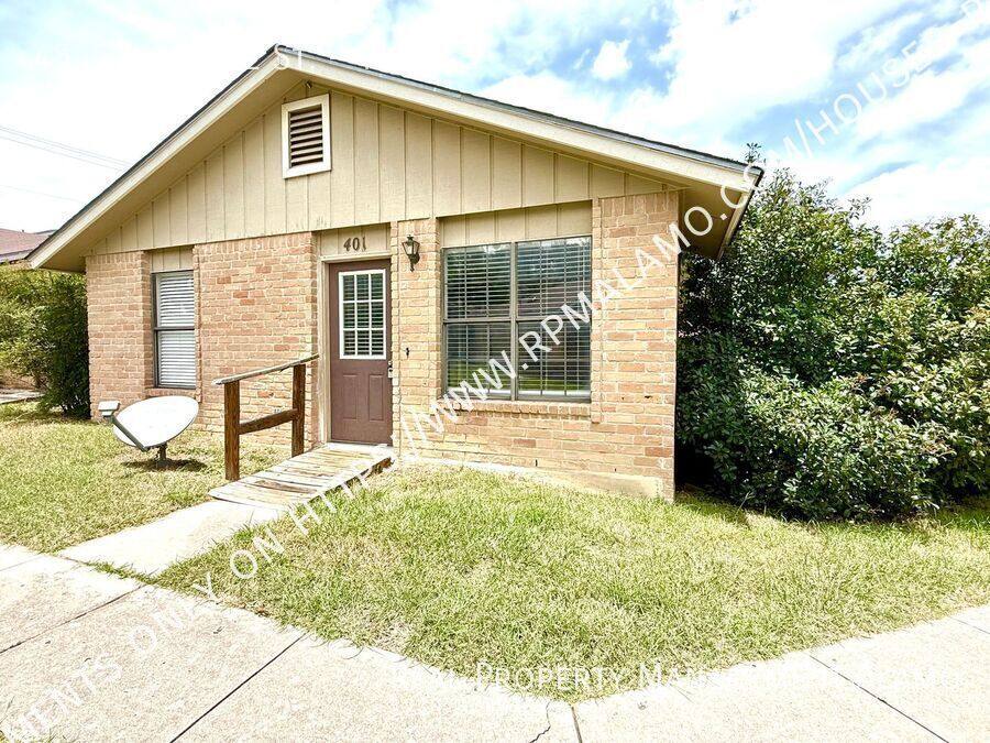 Apartment for rent at 4545 Hoeneke St #401, San Antonio, TX 78219