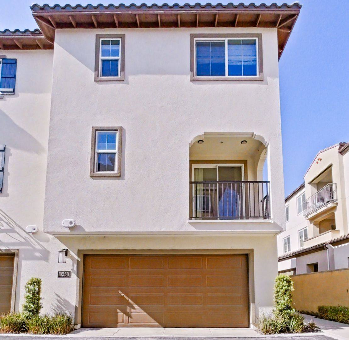 Apartment for rent at 10550 Acorn Place, Los Alamitos, CA 90720