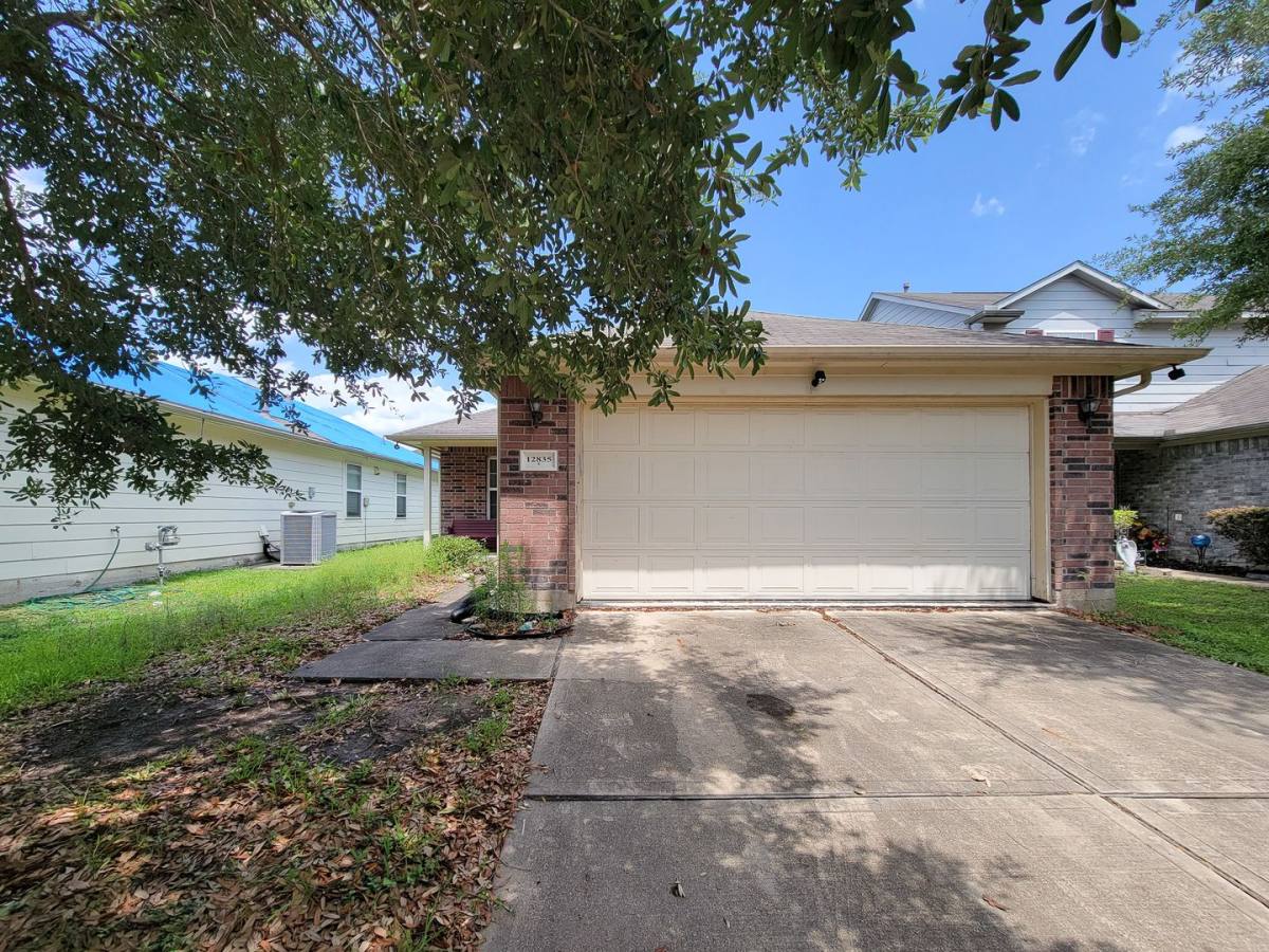 House for rent at 12835 Regal Oak Bend, Houston, TX 77047