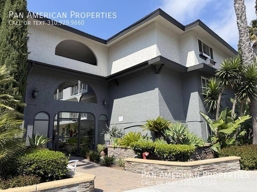 Apartment for rent at 400 Merrimac Way #43, Costa Mesa, CA 92626