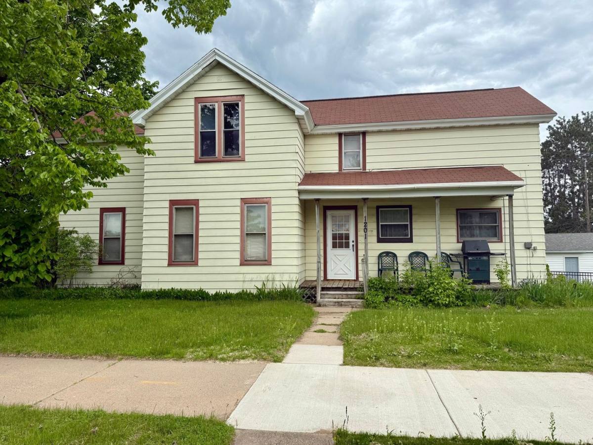 Apartment for rent at 1201 Cleveland Ave, Wausau, WI 54401