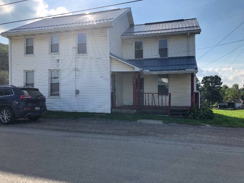 House for rent at 142 S Fairview Main St, Petrolia, PA 16050