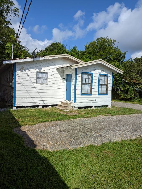 House for rent at 711 Jane St #B, New Iberia, LA 70563