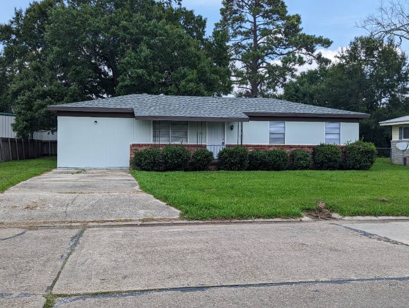 House for rent at 511 E Santa Clara St, New Iberia, LA 70563
