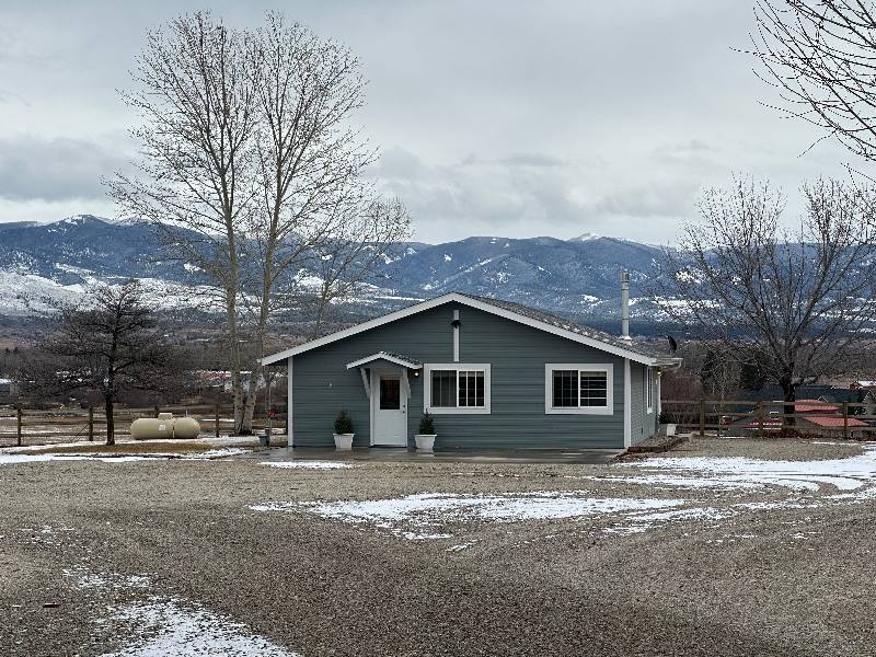 House for rent at 1334 Country Rd, Hamilton, MT 59840