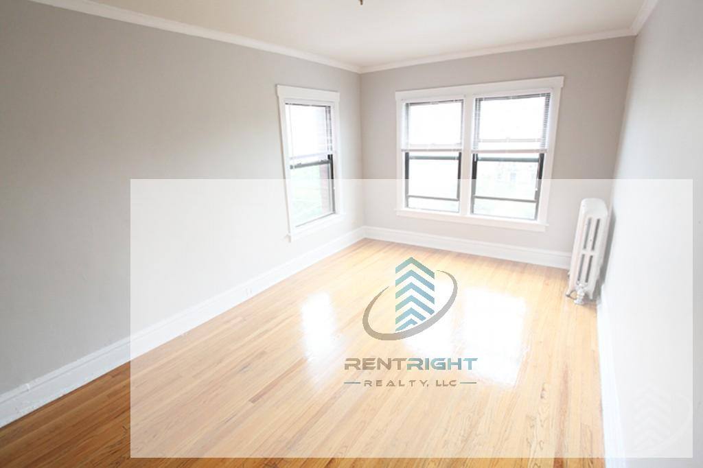 Apartment for rent at 1706 W Albion Ave, Chicago, IL 60626