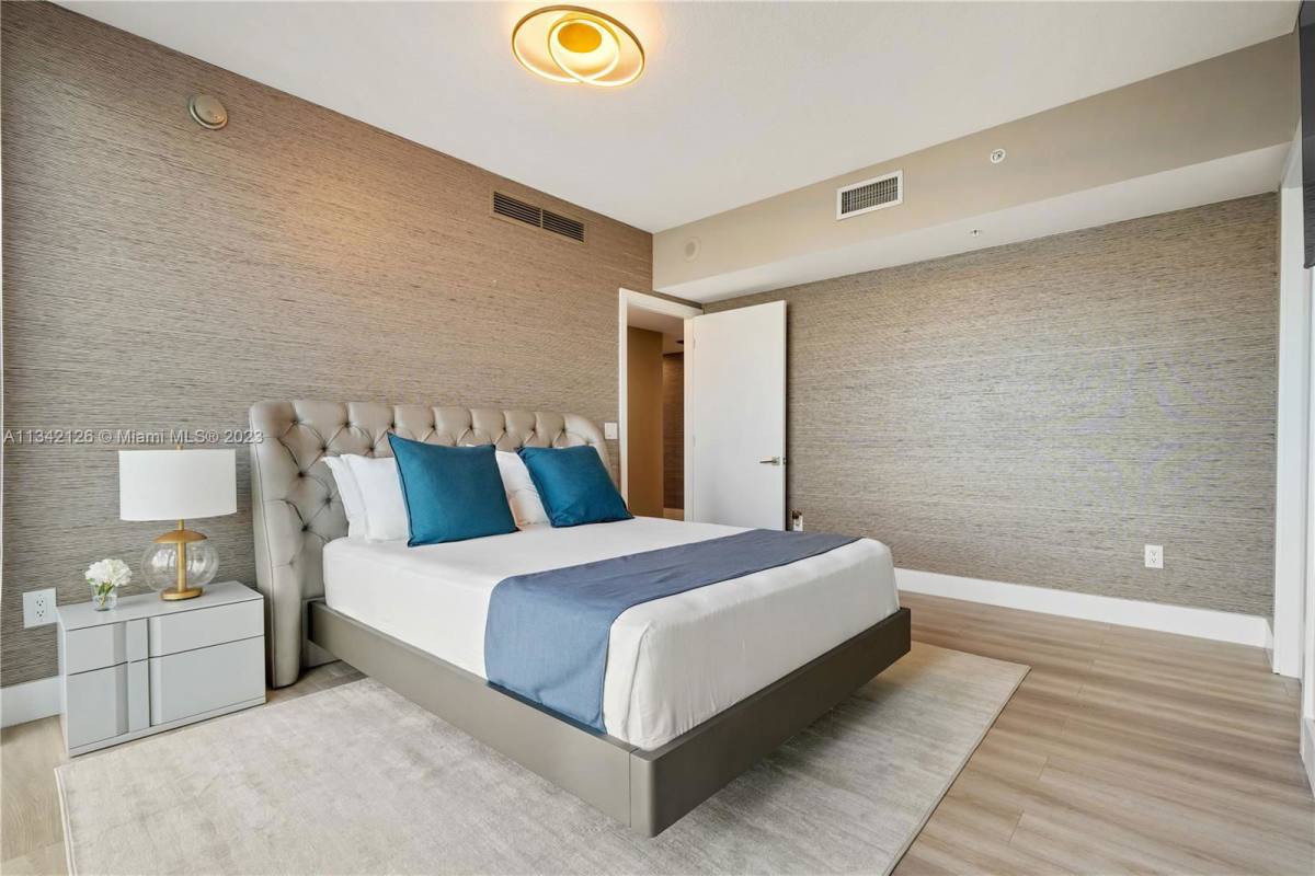 Apartment for rent at 185 SW 7th St #803, Miami, FL 33130