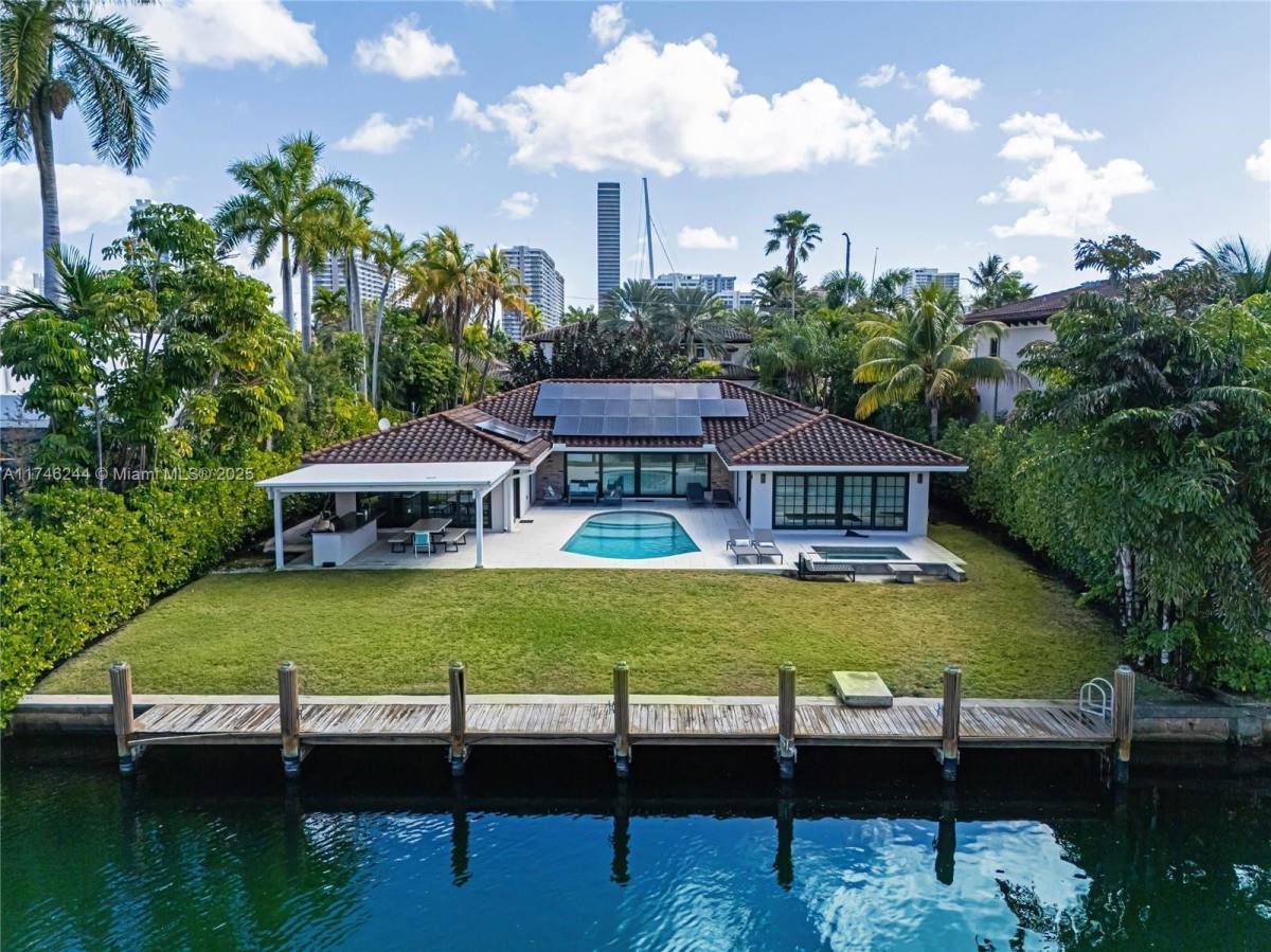 House for rent at 524 Oleander Dr #SFH, Hallandale, FL 33009