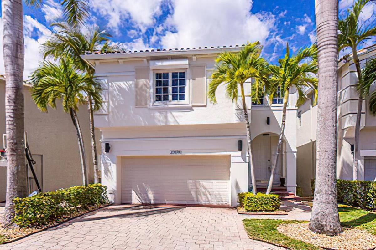 House for rent at 20890 NE 31st Place #SFH, Miami, FL 33180