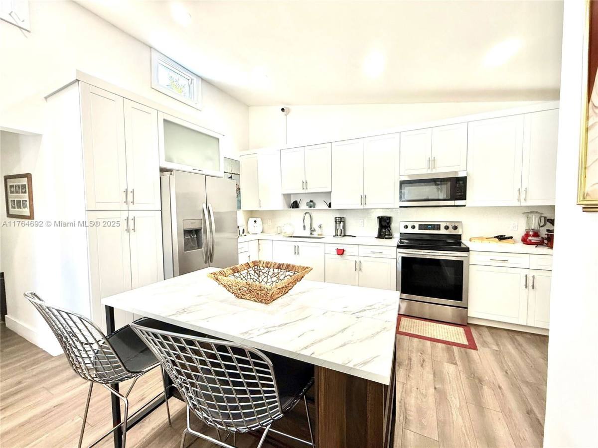 House for rent at 920 NW 84th St, Miami, FL 33150