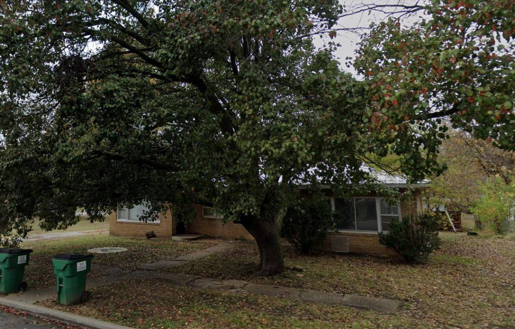 House for rent at 215 E Hunter St #215, Nevada, MO 64772