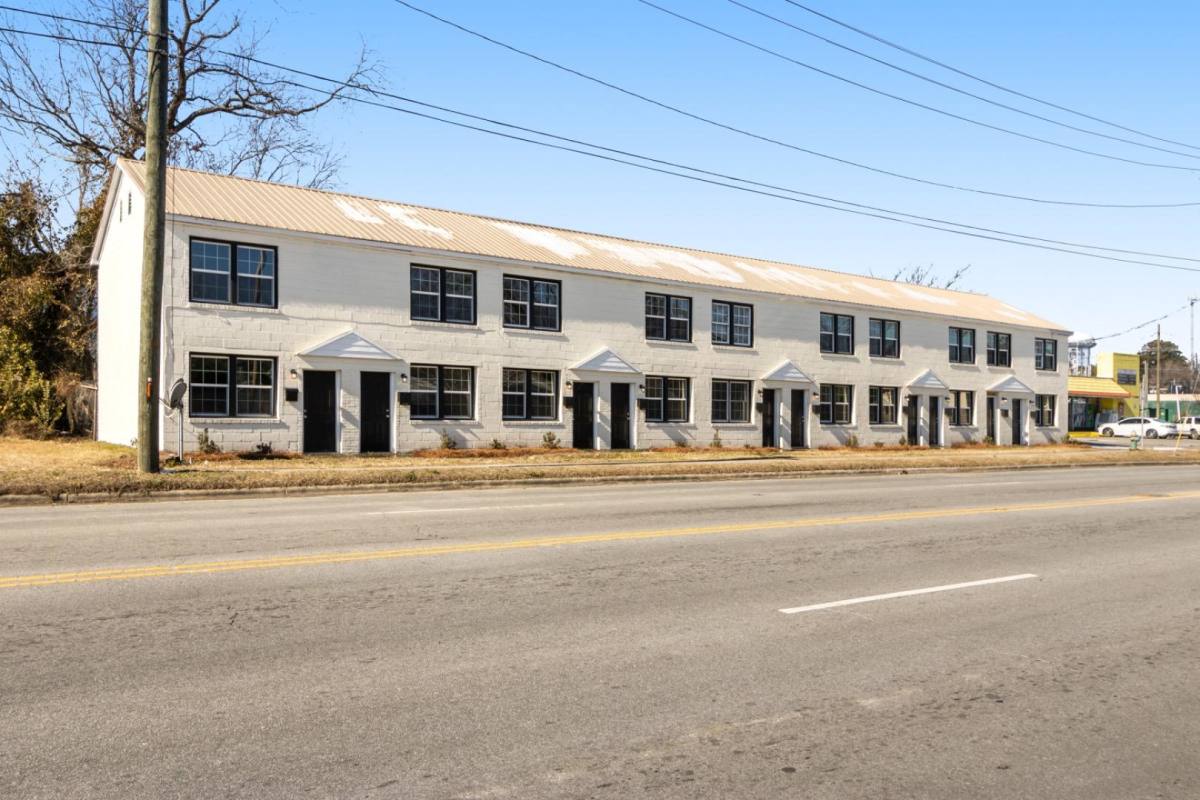 Apartment for rent at 656 Dr Martin Luther King Jr Blvd #8, Kinston, NC 28501