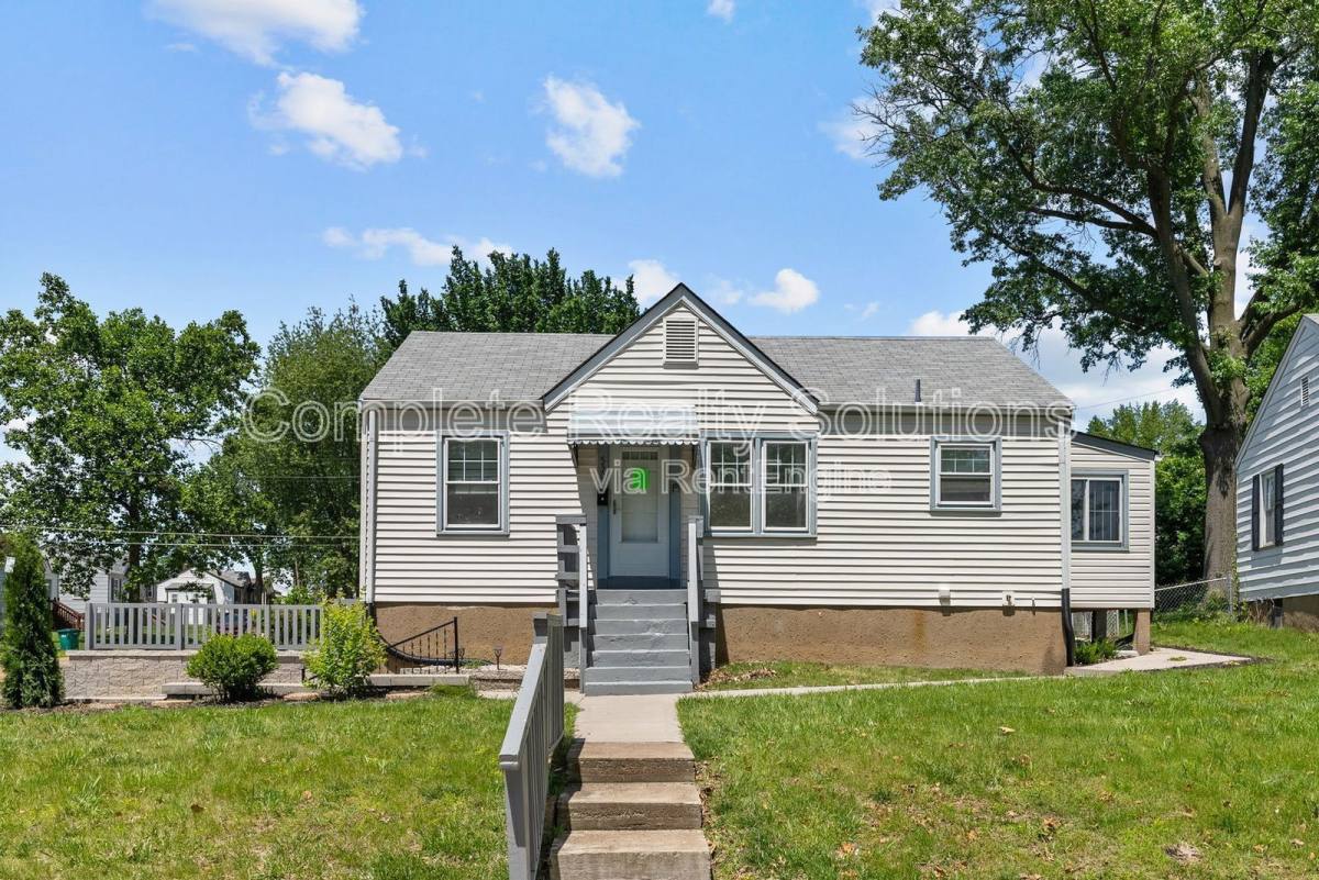 House for rent at 5301 Winslow Dr, Saint Louis, MO 63121