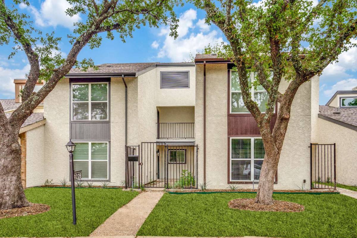 Condo for rent at 9228 Flickering Shadow Dr, Dallas, TX 75243