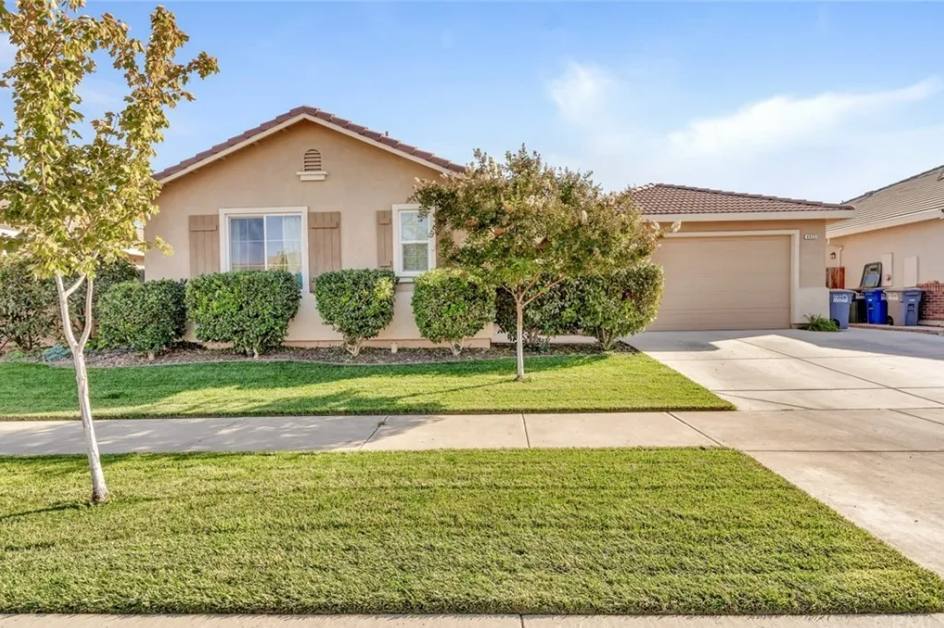 Apartment for rent at 4925 Durant Way, Merced, CA 95348