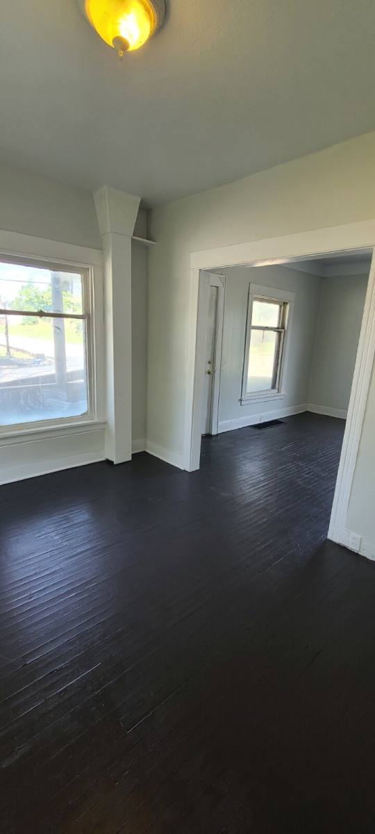 House for rent at 1140 Ave B, Flint, MI 48503