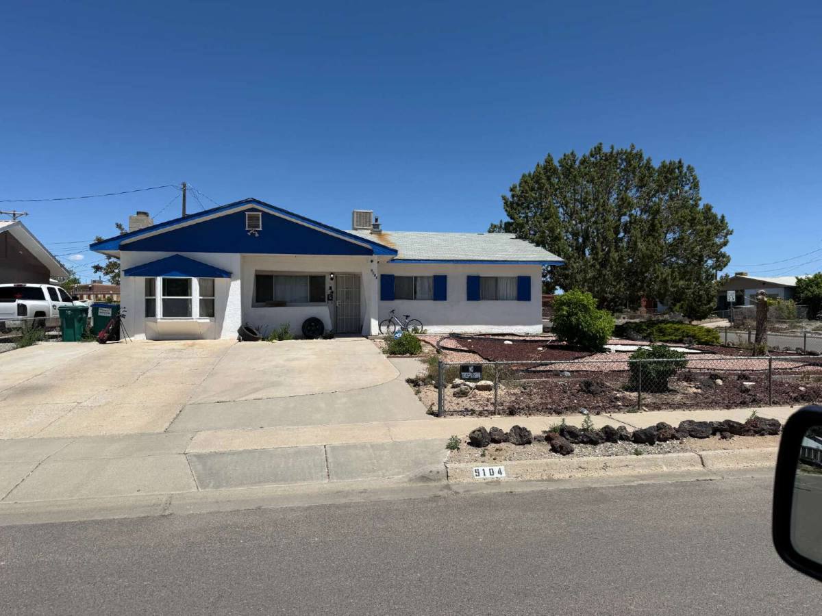 House for rent at 5104 Kayenta Dr, Farmington, NM 87402
