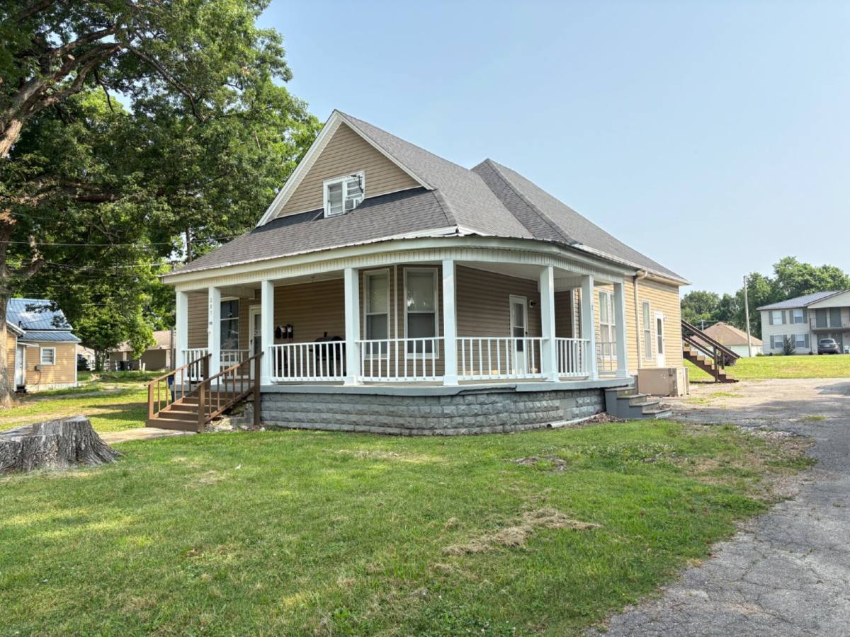 Apartment for rent at 207 Church St #2, Martin, TN 38237
