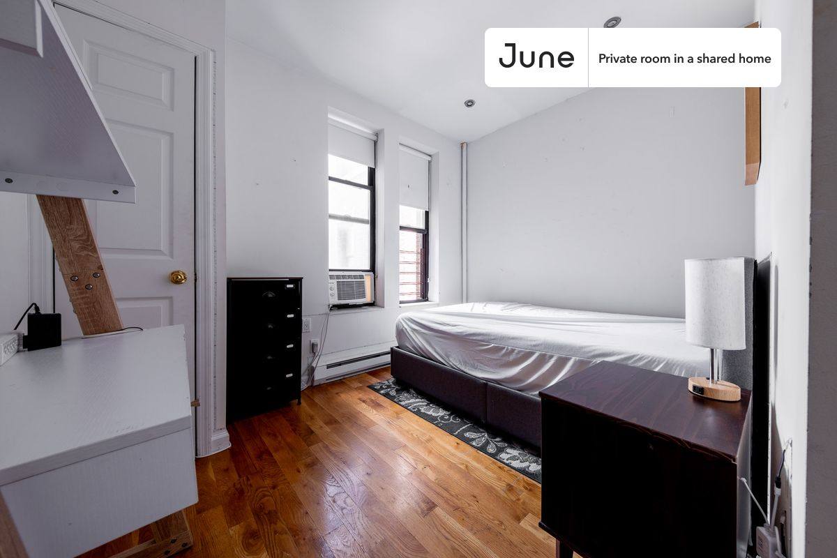 Apartment for rent at 320 Manhattan Ave #A, New York, NY 10026