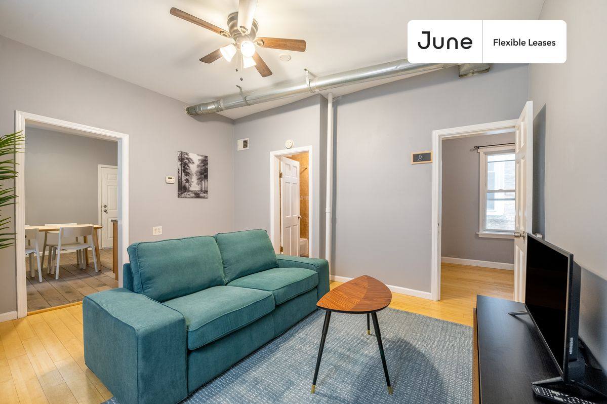 Apartment for rent at 2611 W Armitage Ave #1, Chicago, IL 60647
