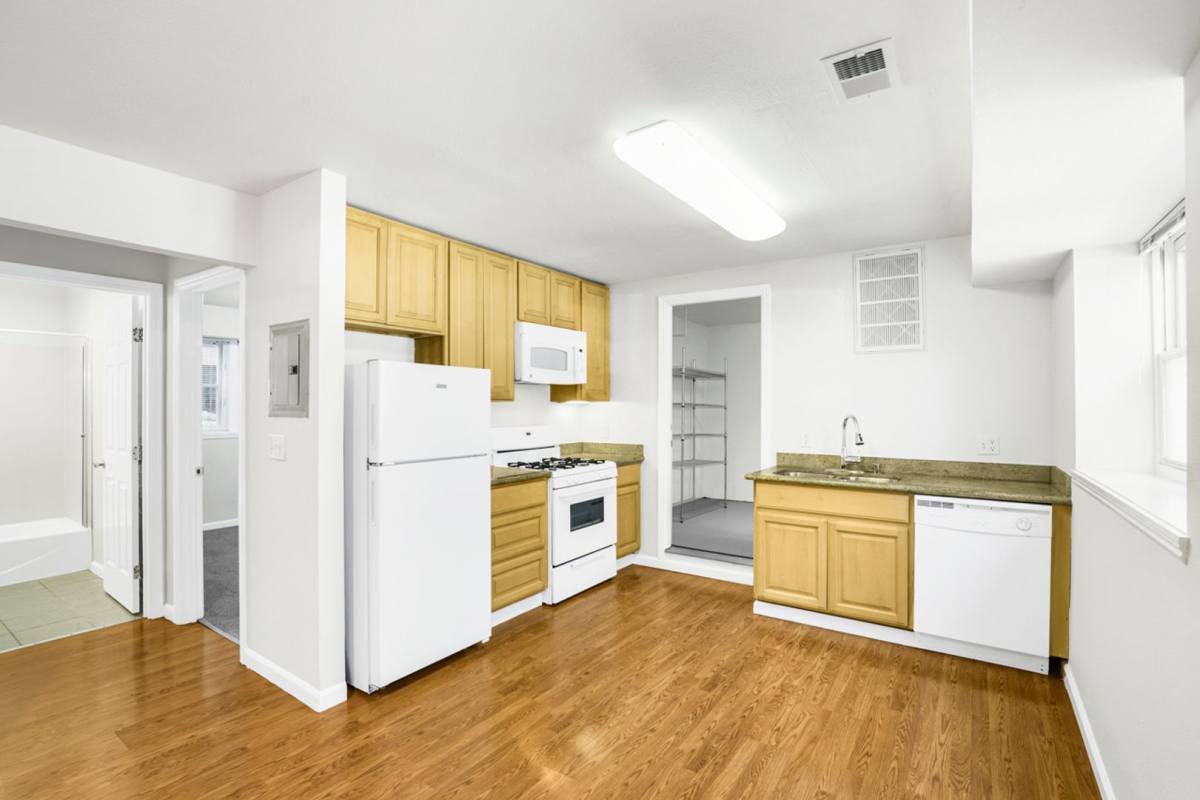 Apartment for rent at 5200 Redondo Ave, Oakland, CA 94618