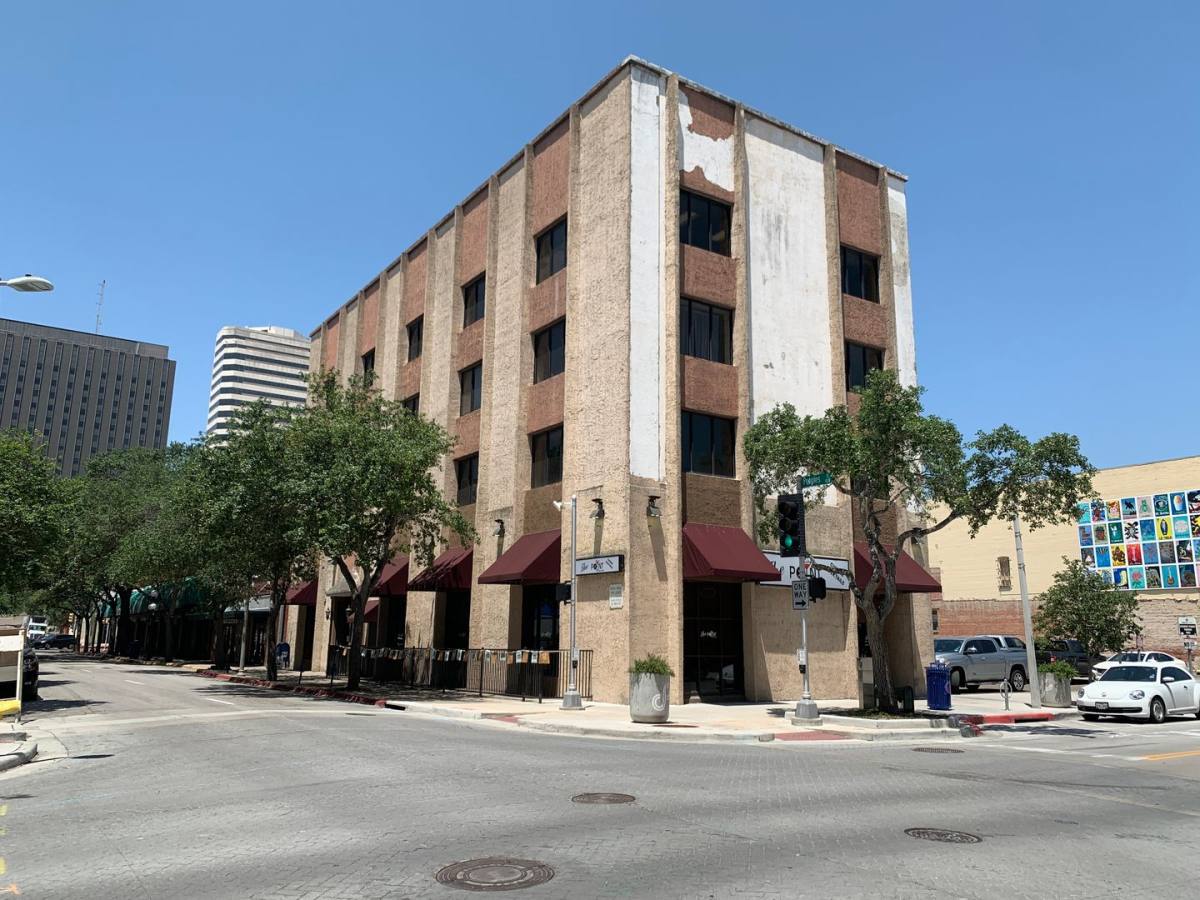 Apartment for rent at 402 Peoples, Corpus Christi, TX 78401
