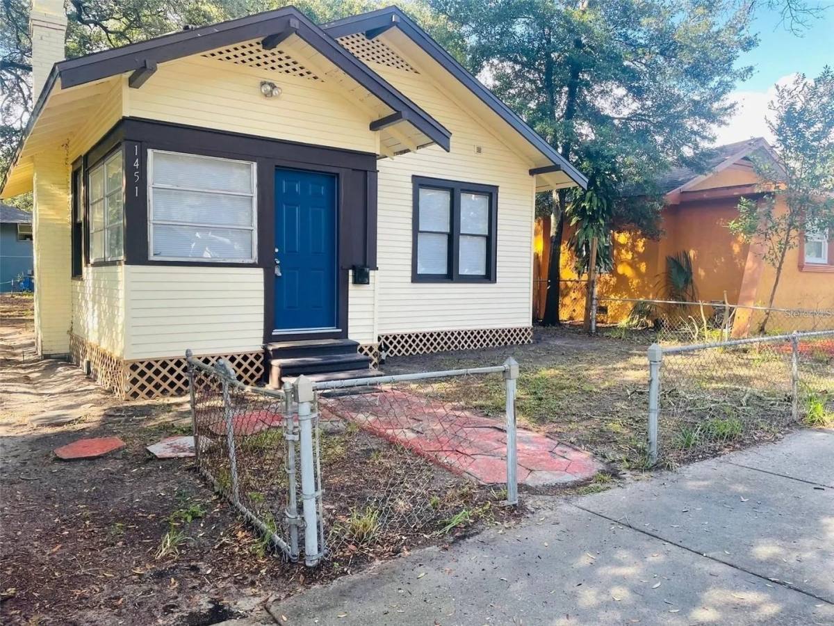 House for rent at 1451 12th St S, Saint Petersburg, FL 33705