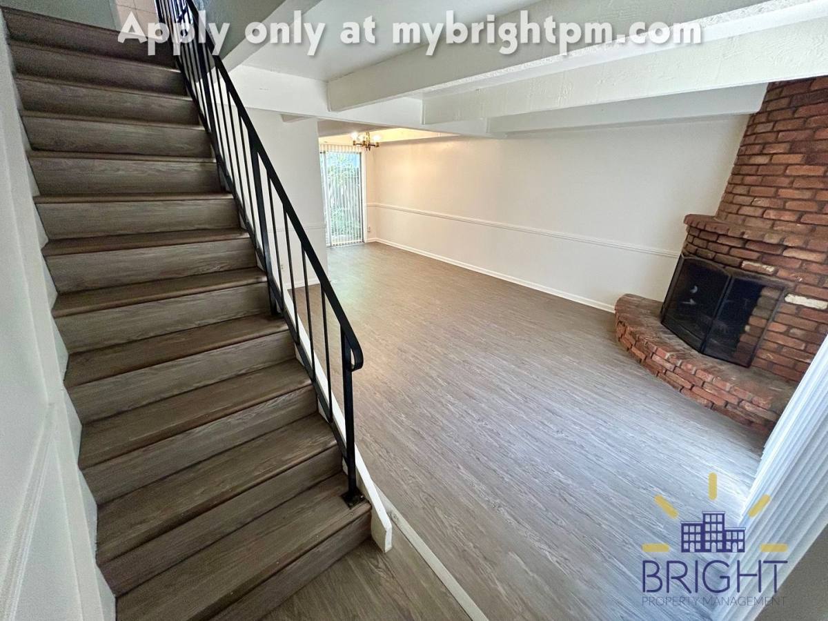 Townhouse for rent at 2317 I St, Sacramento, CA 95816