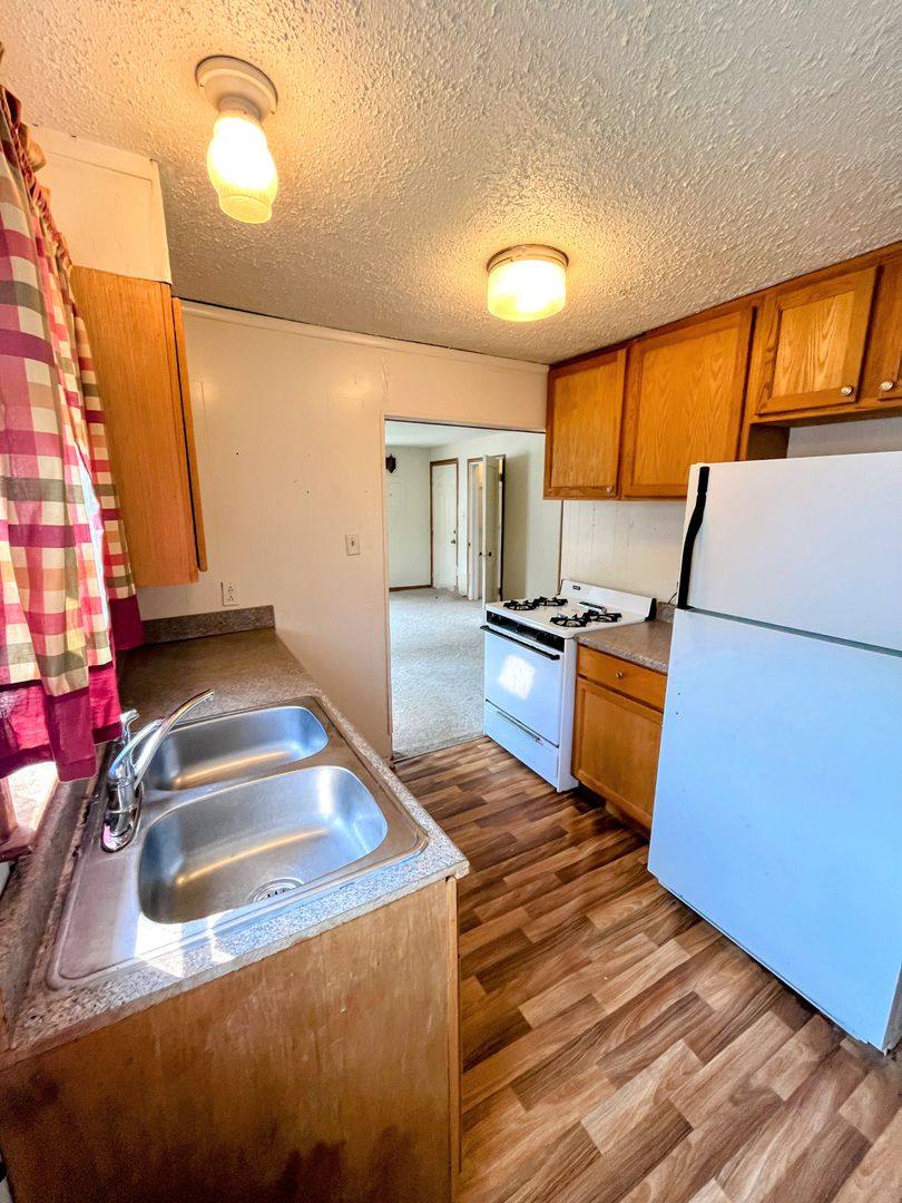 Apartment for rent at 104 Sycamore St, La Porte City, IA 50651