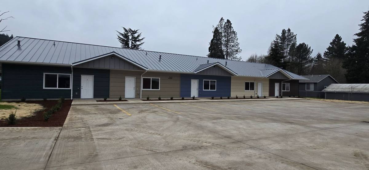 Apartment for rent at 103 S Main St, Drain, OR 97435