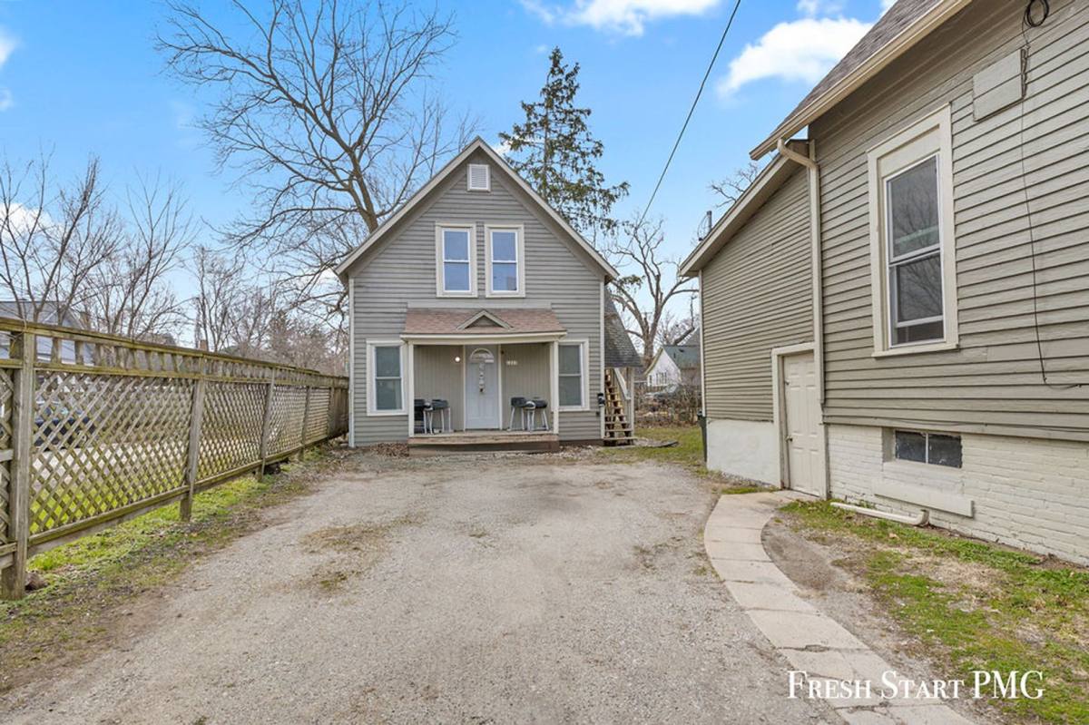 Apartment for rent at 1231 Terrace St, Muskegon, MI 49442