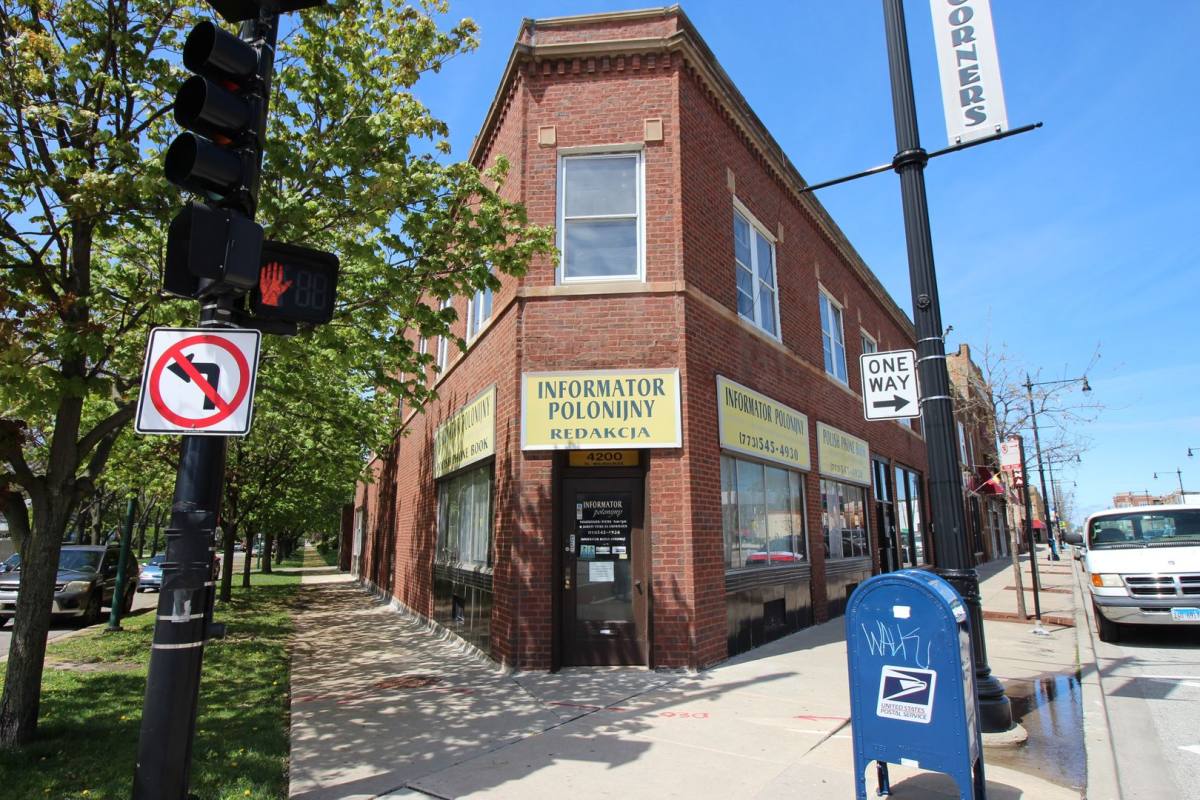 Apartment for rent at 4200-08 N Milwaukee Ave 4948-52 Berteau, Chicago, IL 60641