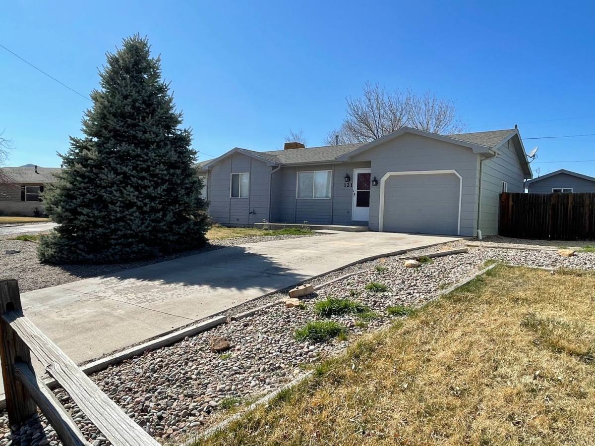 House for rent at 121 Rio Grande Dr, Canon City, CO 81212