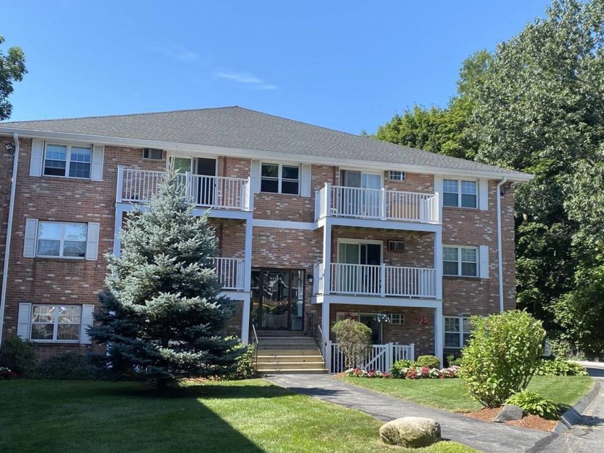 Condo for rent at 10 Karen Circle, Billerica, MA 01821