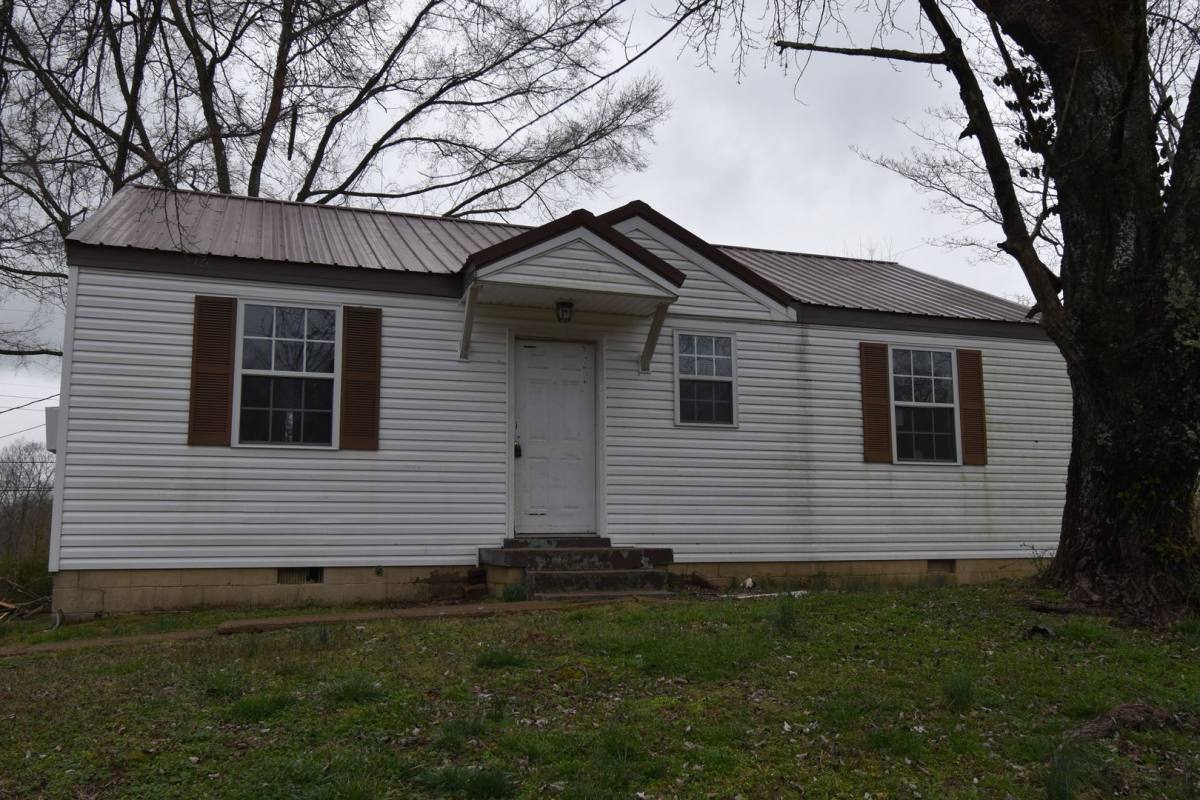 House for rent at 948 E Happy Hollow, Clarksville, TN 37040