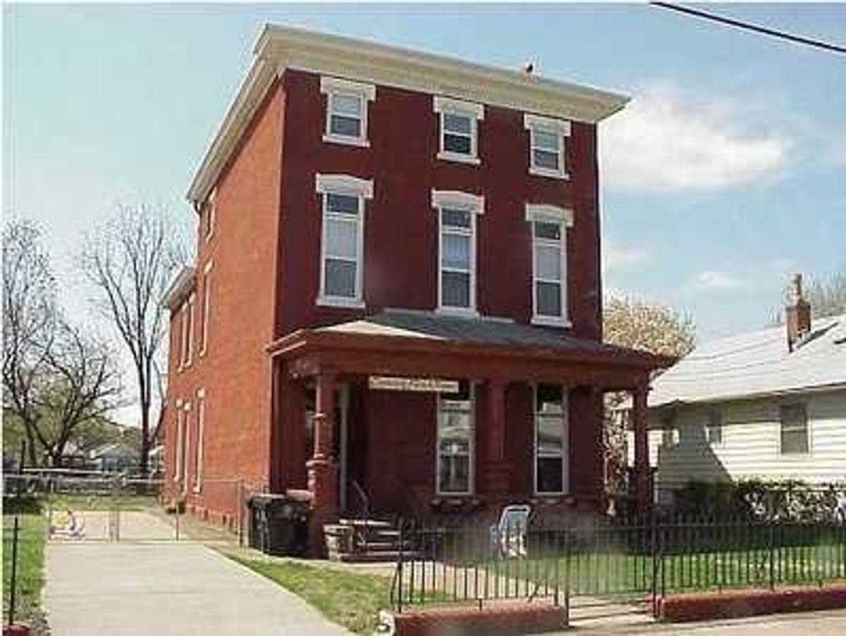 Apartment for rent at 2130 Portland Ave, Louisville, KY 40212