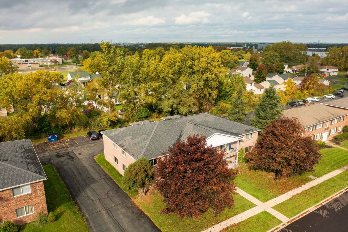 Apartment for rent at 72 Oakridge Dr, Buffalo, NY 14224