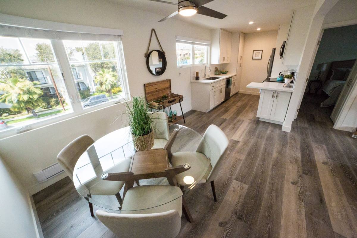 Apartment for rent at 201 S Broadway, Redondo Beach, CA 90277